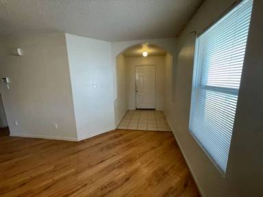 Main picture of 5413 Emmeryville Ln