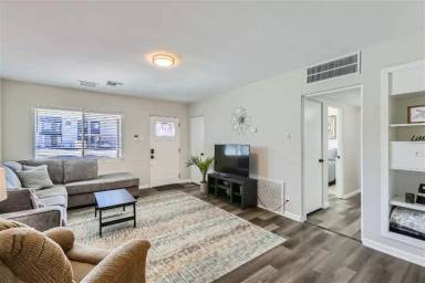 Main picture of 3146 E Flower St