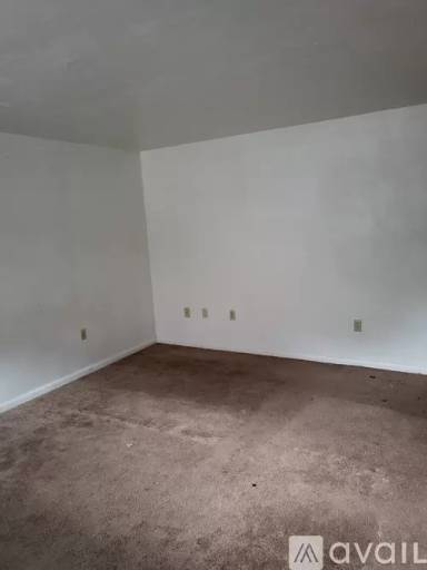 Main picture of 900 Park Ave