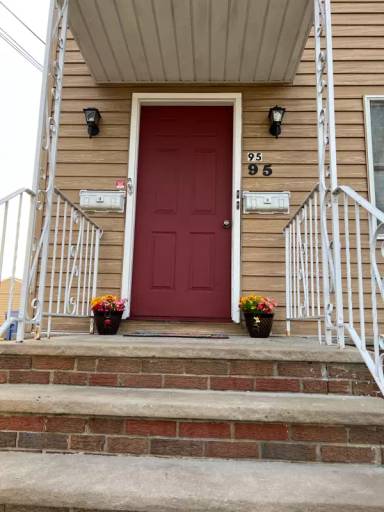 Main picture of 95 Thorpe Ave