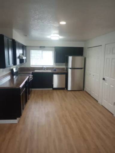 Main picture of 1514 W 4th Ave