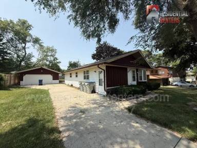 Main picture of 6323 N 104th St