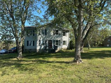 Main picture of 1295 Young Rd