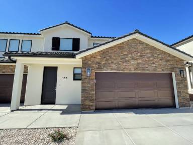 Main picture of 1055 W Province Way