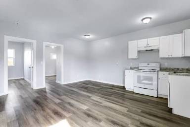 Main picture of 438 S San Joaquin Ave