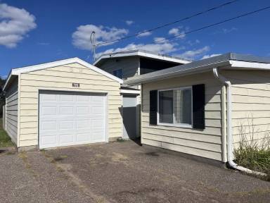 Main picture of 176 Albatross St