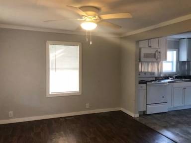 Main picture of 2832 W Water St