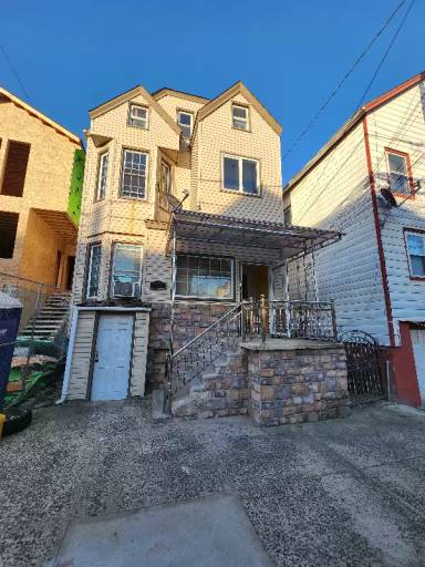 Main picture of 89 W 20th St