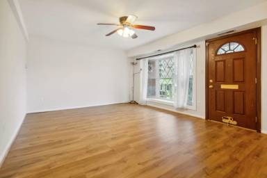 Main picture of 8042 Lakecrest Dr