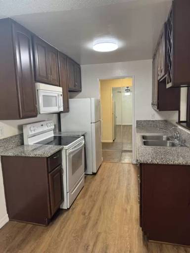 Main picture of 215 N Belmont St