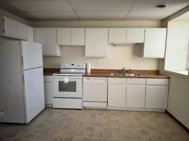 Main picture of 8 Washington Ave W