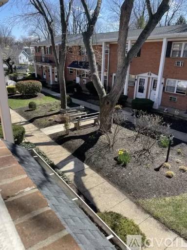Main picture of 340 Woodlawn Ter