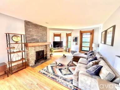 Main picture of 1125 W Belden Ave