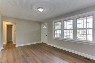 Main picture of 927 Philpotts Rd