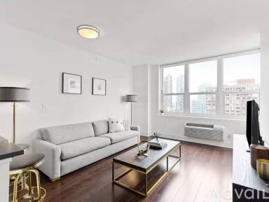 Main picture of 61 Bay St