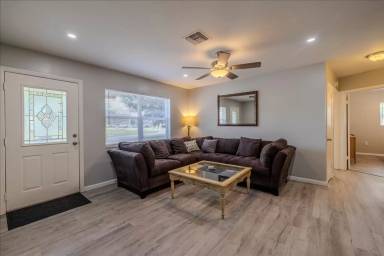 Main picture of 27313 J C Ln
