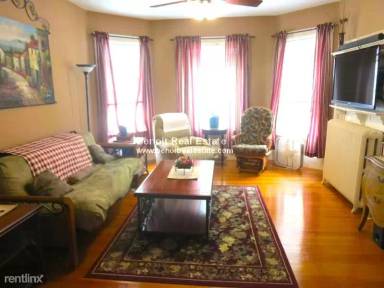 Main picture of 15 Crocker St