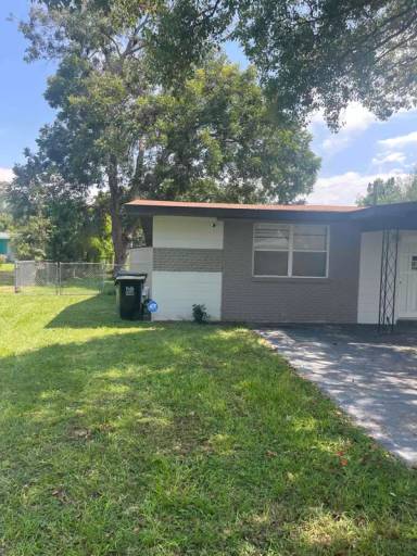 Main picture of 2410 Avenue C NW