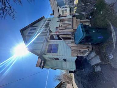 Main picture of 25 Bloomingdale St