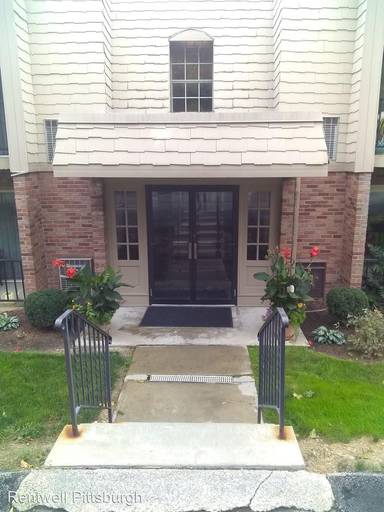 Main picture of 609 Calais Dr