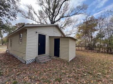 Main picture of 608 W 82nd St