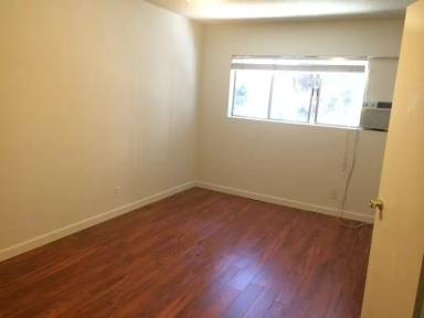 Main picture of 530 Veteran Ave