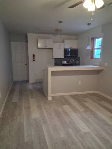 Main picture of 112 S 6th St