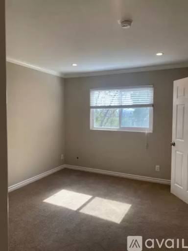 Main picture of 5037 Los Morros Way