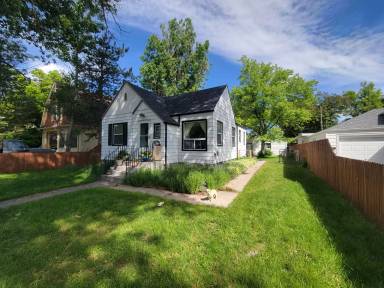 Main picture of 1112 E 23rd St