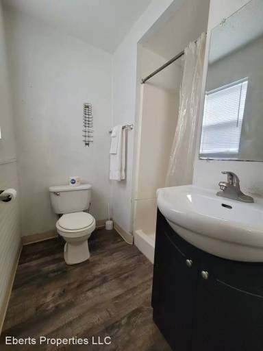 Main picture of 1223 W 12th St