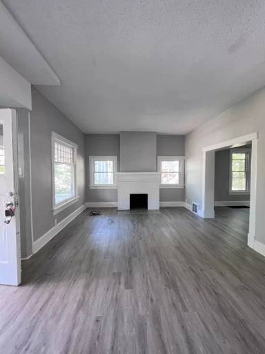 Main picture of 2610 Jules St