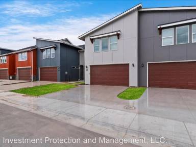 Main picture of 409 N Traquair Ln