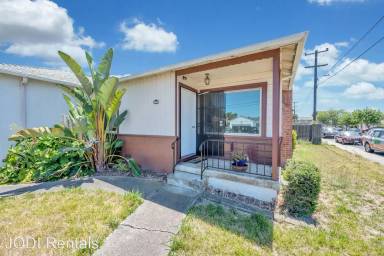 Main picture of 692 Greer Ave