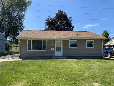 Main picture of 1010 18th St SW
