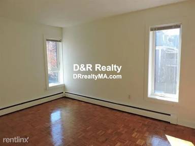Main picture of 524 Putnam Ave