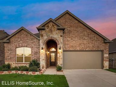 Main picture of 1917 Lake Pine Dr