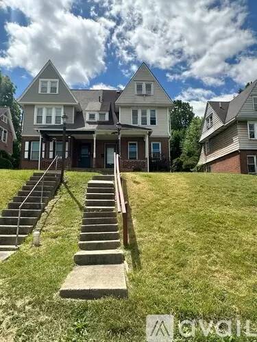 Main picture of 48 Oak St