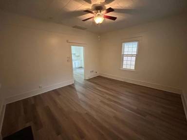 Main picture of 927 Alabama Ave
