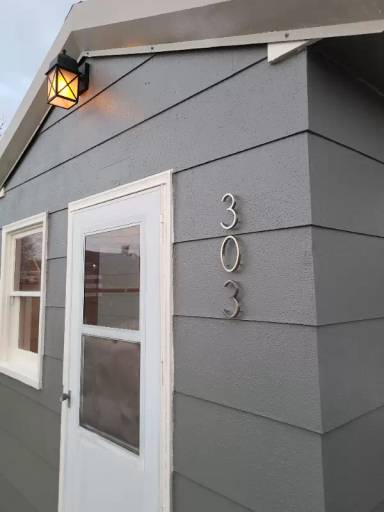 Main picture of 303 E Pacific St