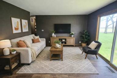 Main picture of 525,619-621 Cloverdale Ave