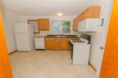 Main picture of 2206 E 8th St