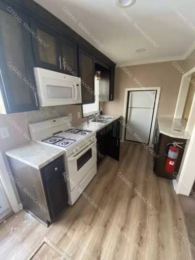 Main picture of 2915 Agree Ave