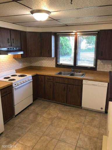 Main picture of 4544 Governors Dr