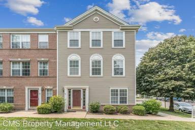 Main picture of 42 Rojewski Way