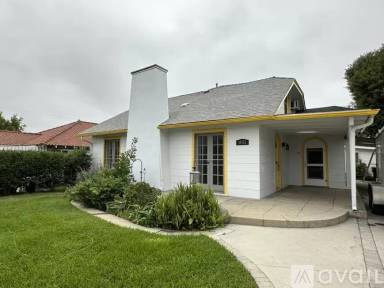 Main picture of 1011 N Sunset Ave
