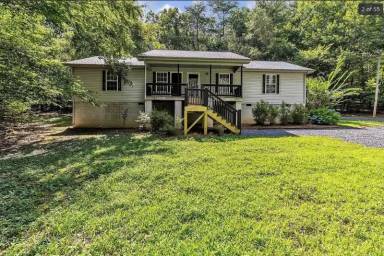 Main picture of 1469 Hickory Grove Rd
