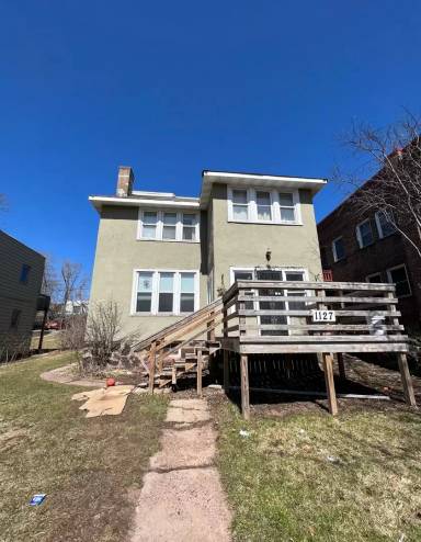 Main picture of 1127 E 3rd St