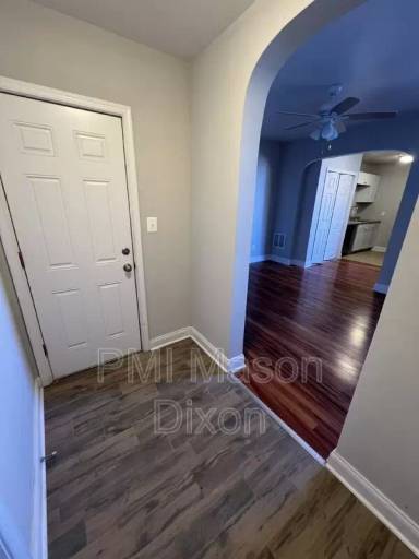 Main picture of 2426 Saint Paul St