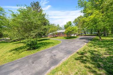 Main picture of 809 Foxwood Rd