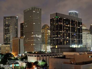 Main picture of Houston House Apartments